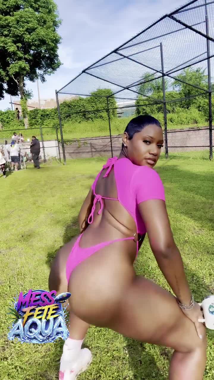 Official Deefinewhine (2) thumbnail